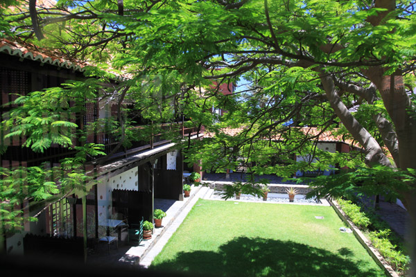Patio bij de Parador de la Gomera